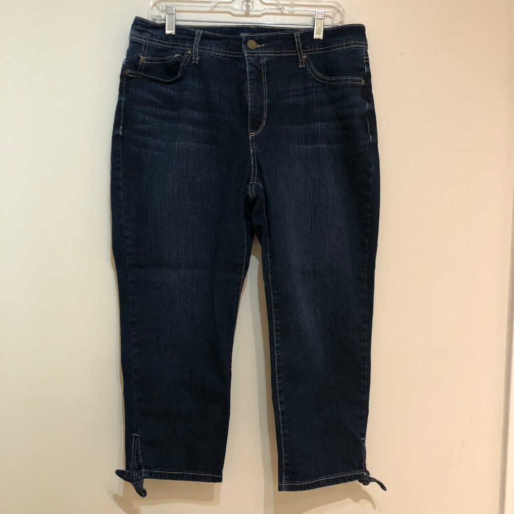 Bandolino Denim Capri Size 12